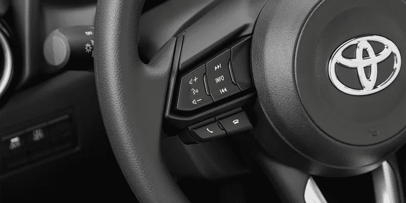 toyota-yaris-steering-wheel-controls-left-side